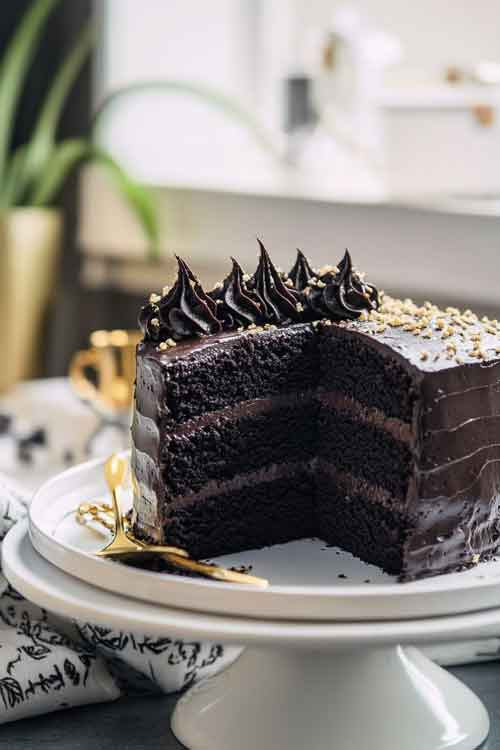 Decoration Black Velvet Cake